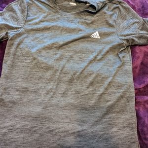 Addidas t-shirt